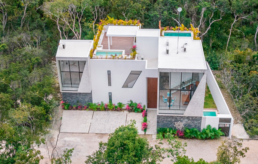 Casa en La Veleta, Tulum, con albercas y selva alrededor
