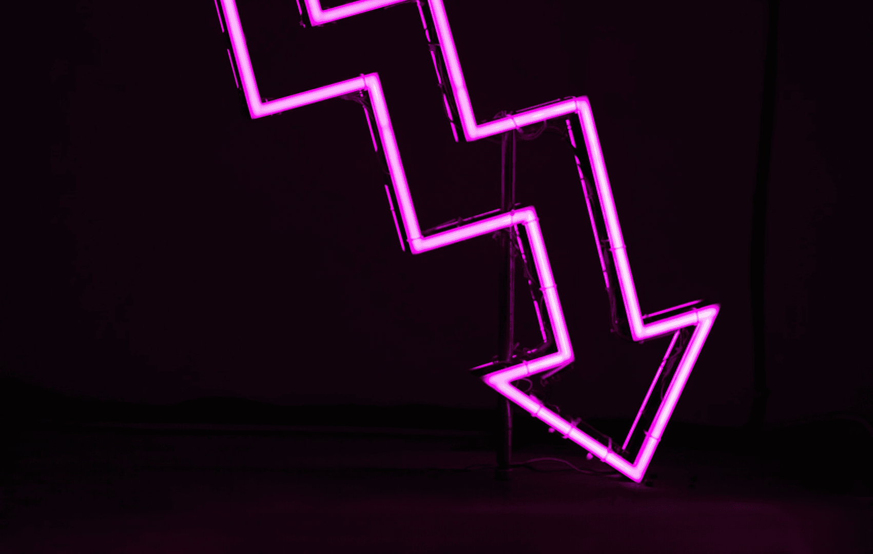 Glowing sphere above a futuristic circuit board, illustrating citation patterns across AI ecosystems, source selection, and knowledge flow in generative search