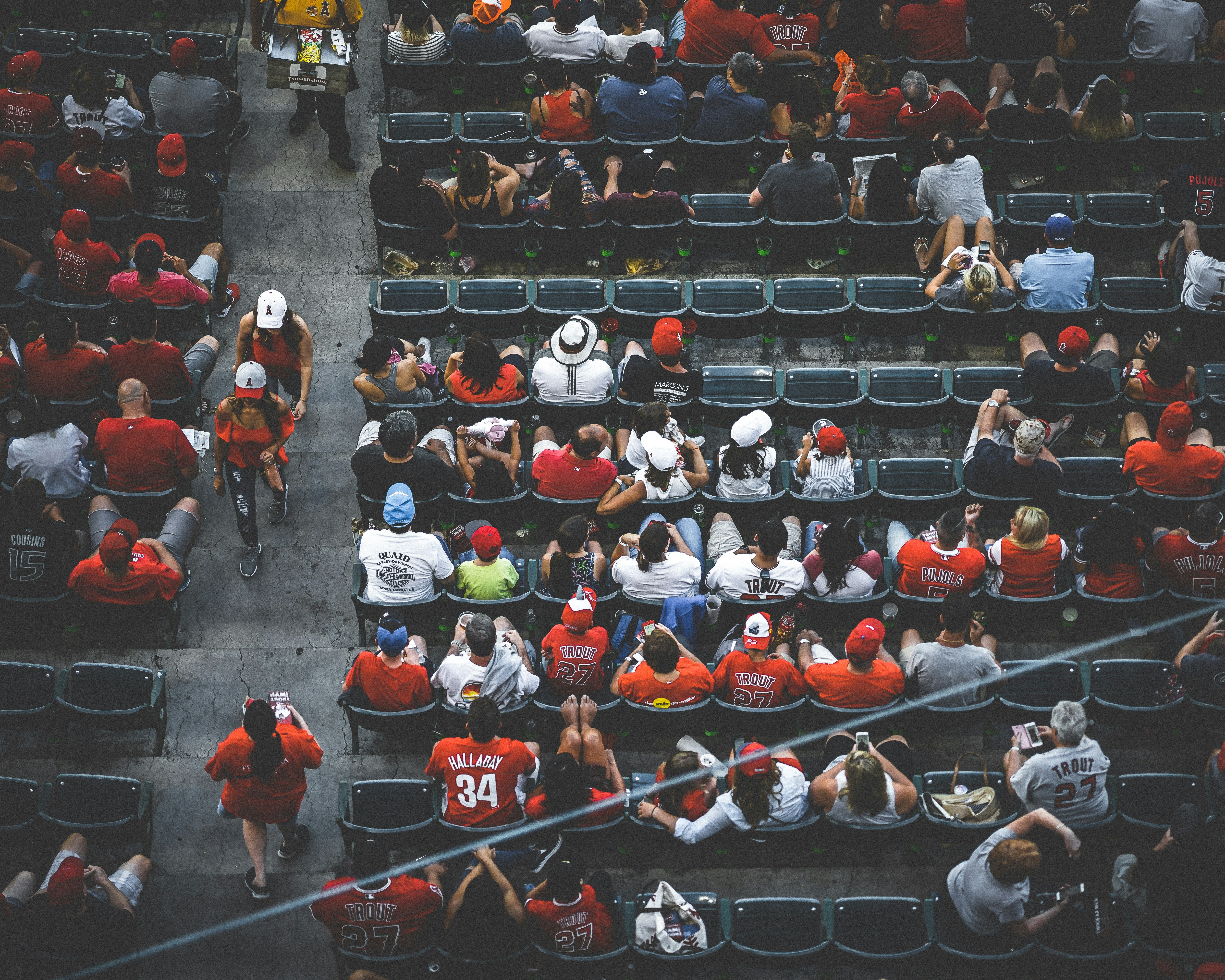 angel stadium of anaheim, baseball fans