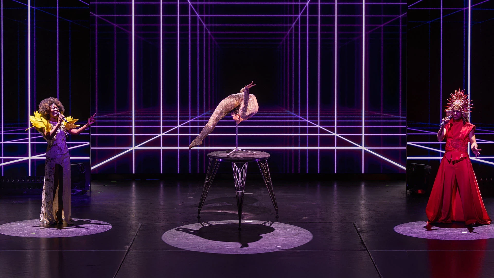 Artistin bei der GROOVE Show im GOP Artistical-Theater Essen