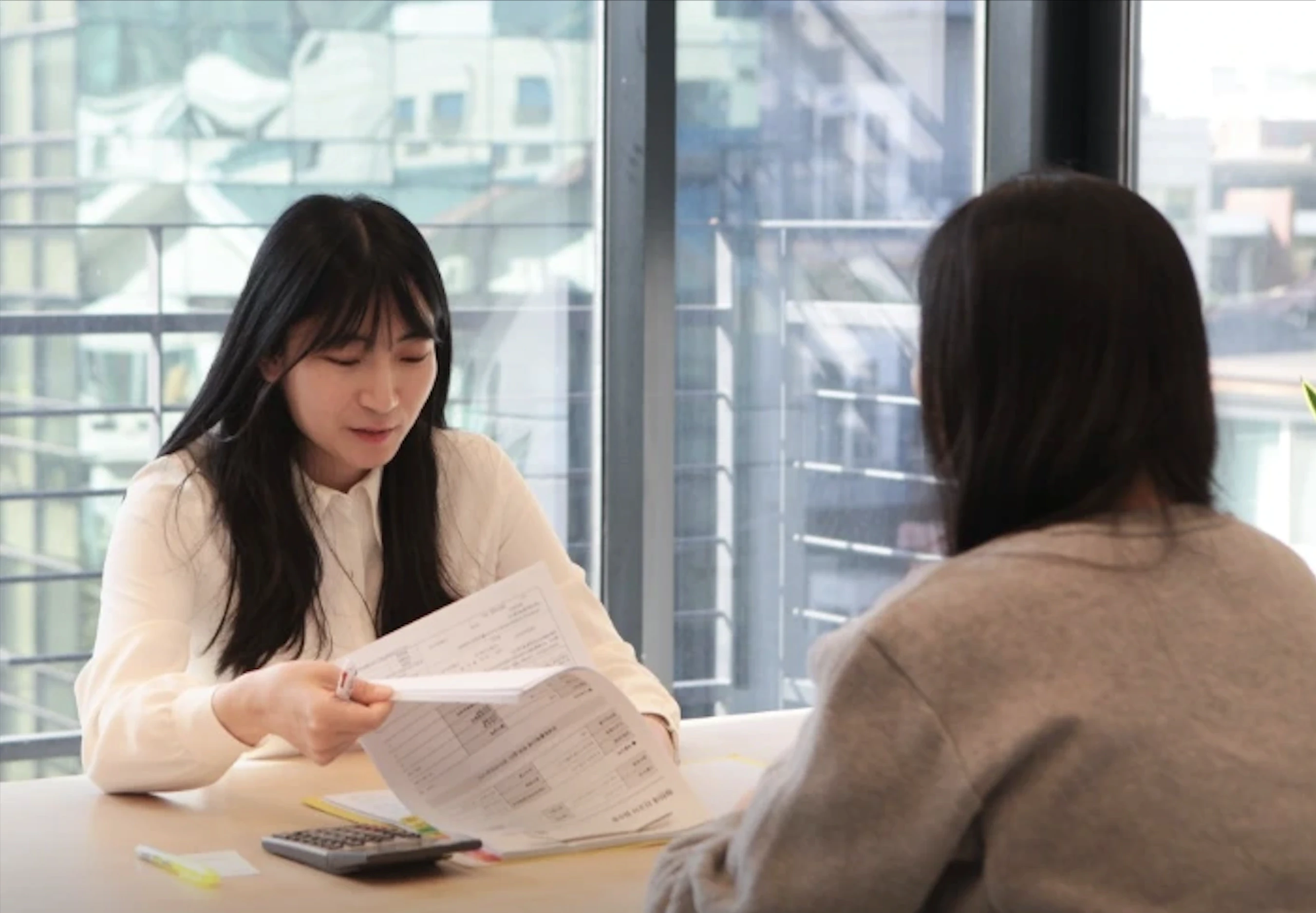 커넥트 세무회계 임지원 세무사의 세무 상담 미팅 장면