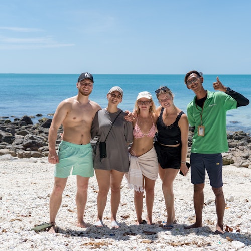 Desfrute da intimidade de um passeio em grupo pequeno com um máximo de 9 pessoas