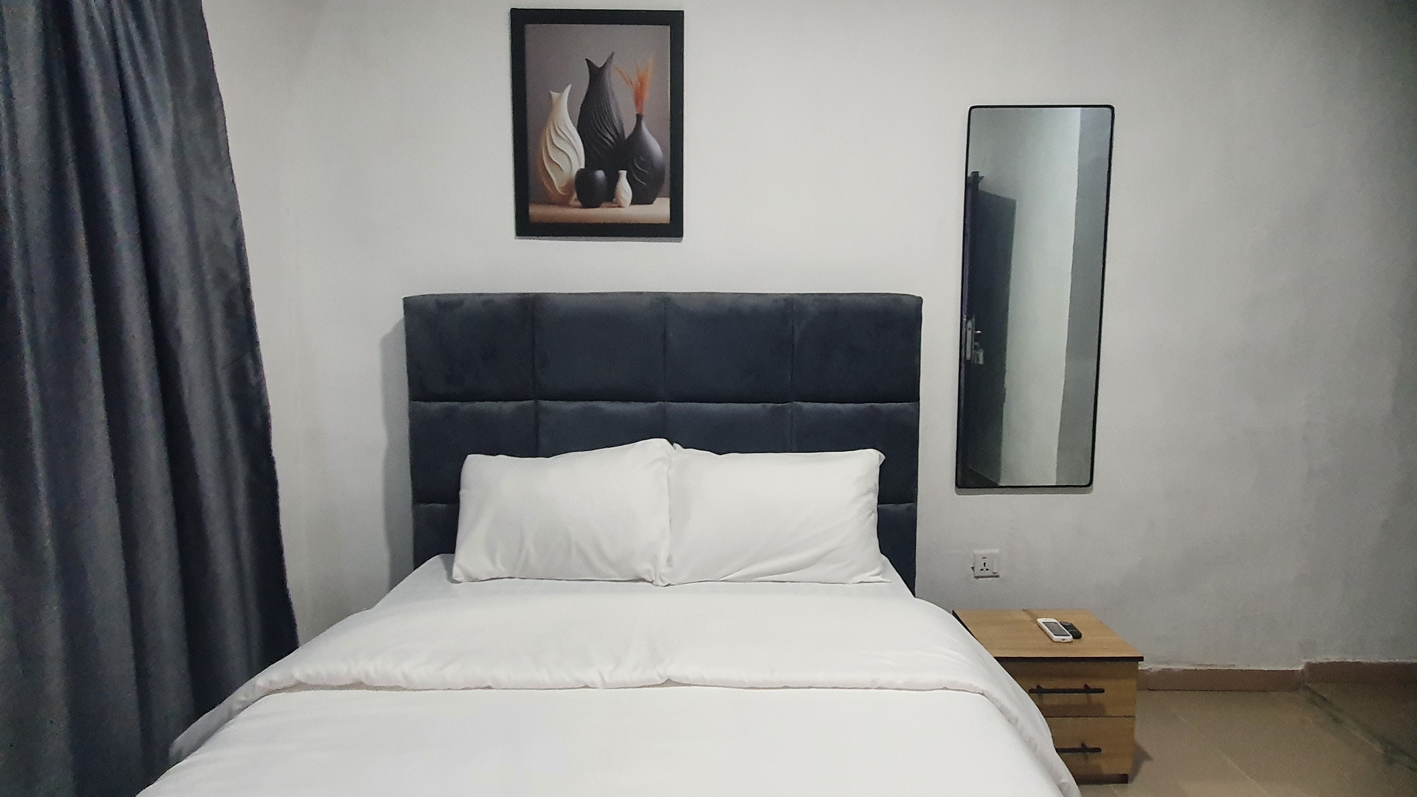 classic suite second bedroom with orthopedic bed
