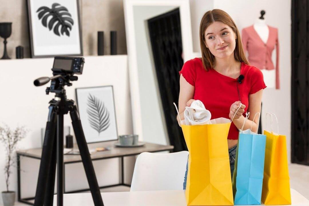 Leveraging TikTok’s new features: shopping and live streaming for e-commerce