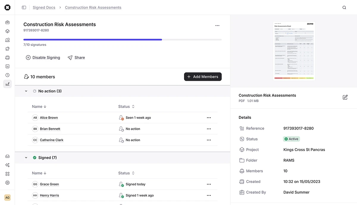 In light mode, looking at a Signed Doc in Onetrace. A progress bar shows 7/10 signatures collected. The members are grouped according to whether they have signed.
