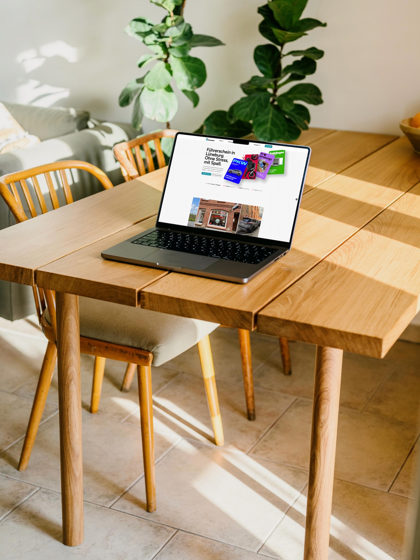 Tablet Ansicht der Die 2 Fahrschule GmbH Website