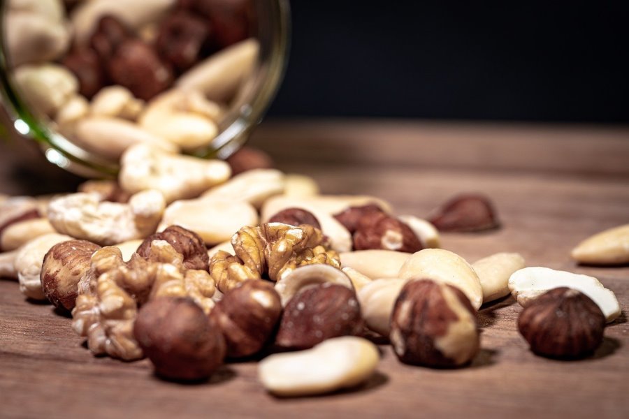 Nocciole e noci