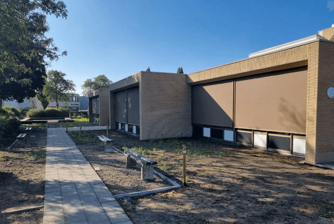 Zonwering op schoolpand - door Dugreja