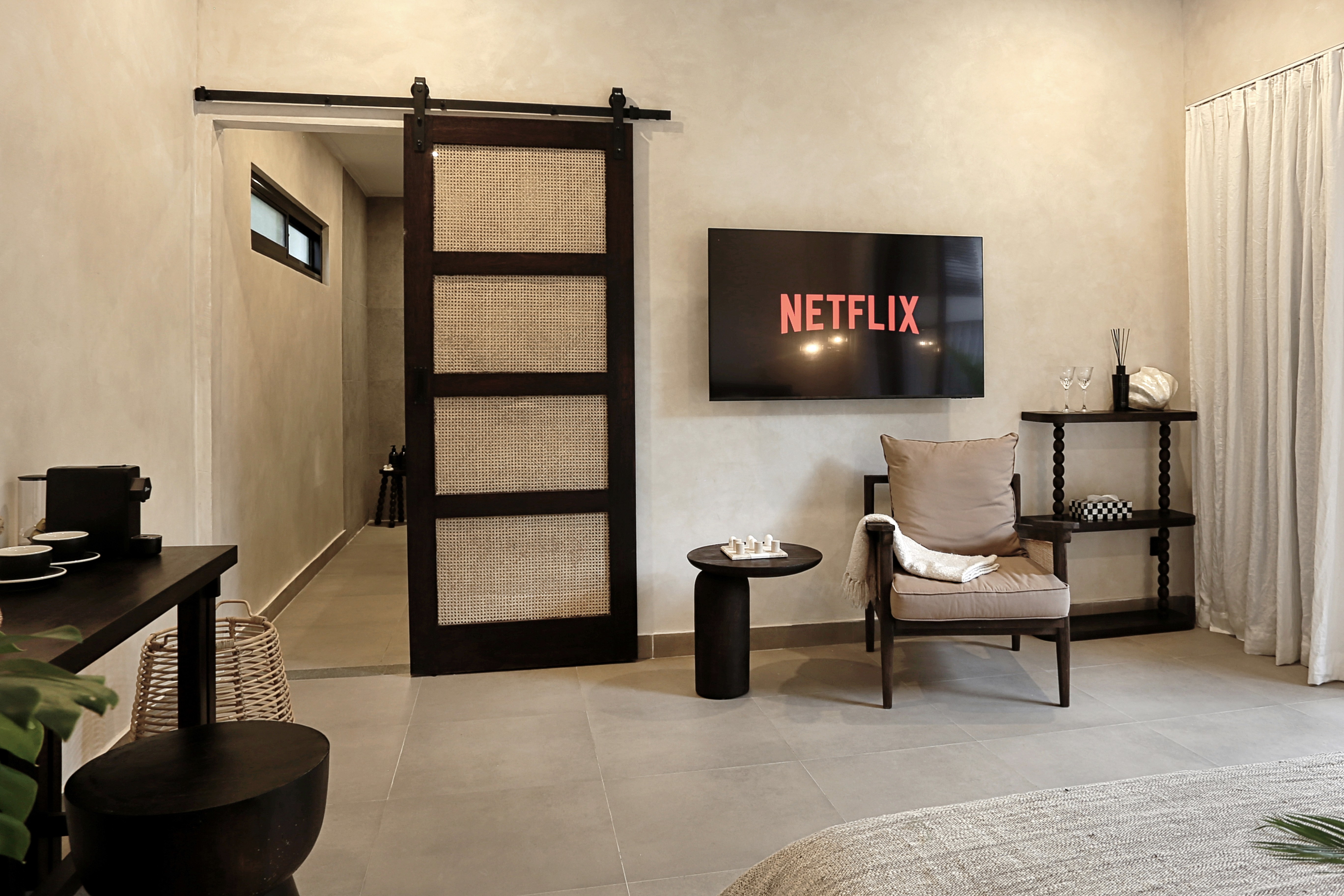 Indiana-kenanga-room-mana-tv-luxury