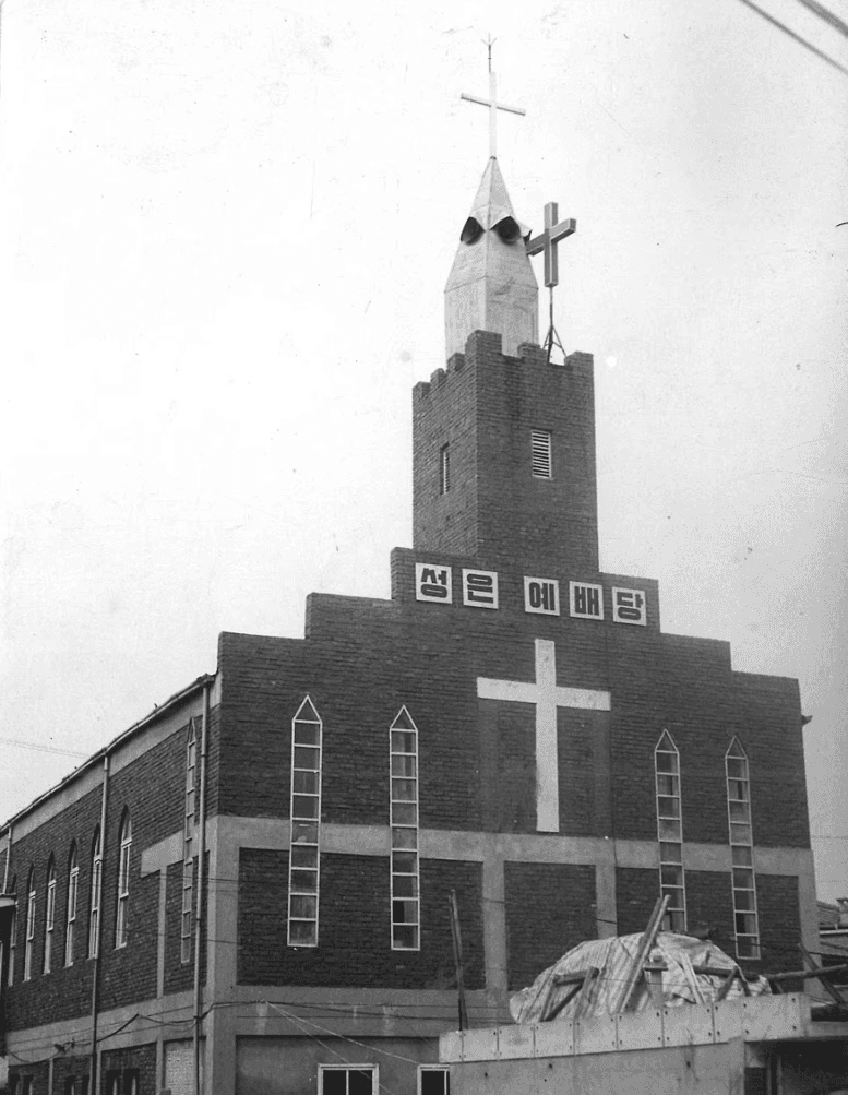 three men discussing issues