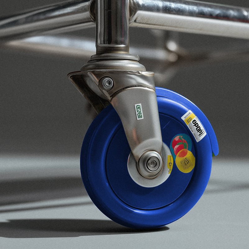 Einkaufswagen mit stickern - Vorschaubild