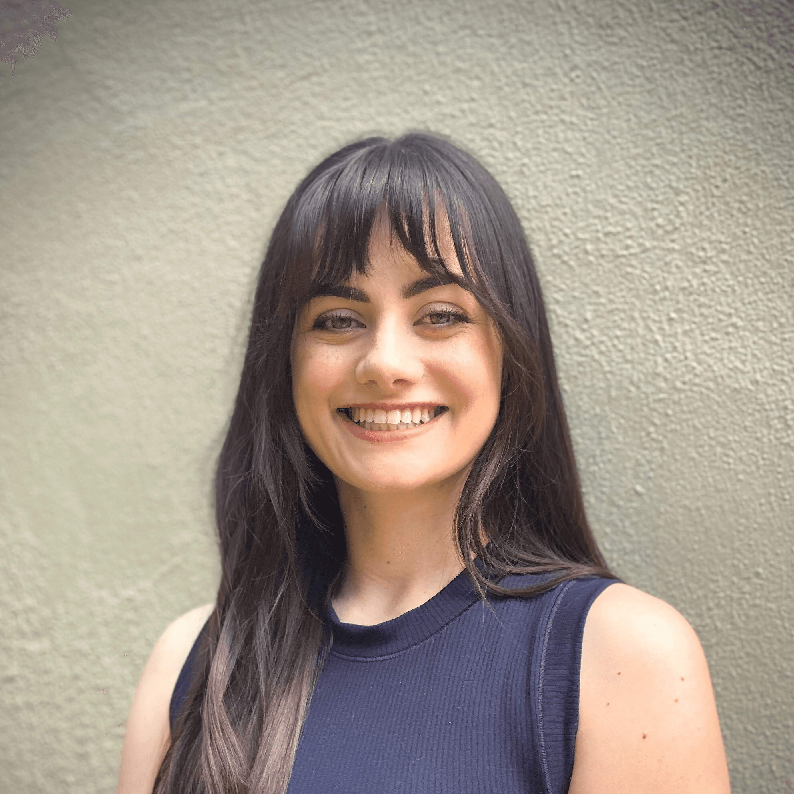 man in black crew neck shirt