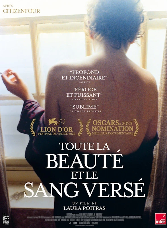 Affiche du film Toute la Beauté et le Sang Versé de Laura Poitras