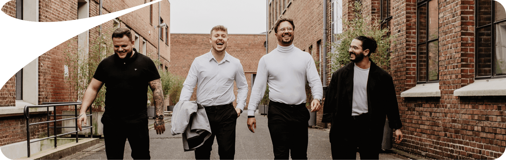 Highr Gründerteam auf dem Campus in Kreefeld