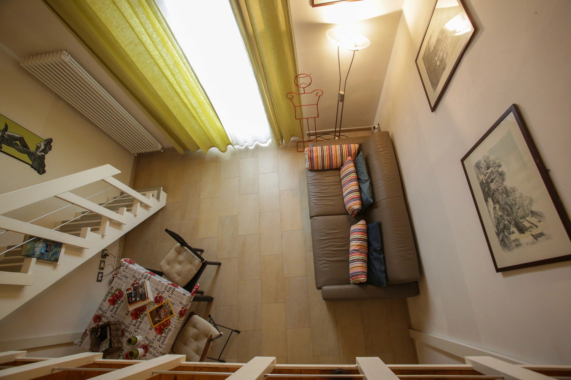 Immagine del salotto vista dall'alto