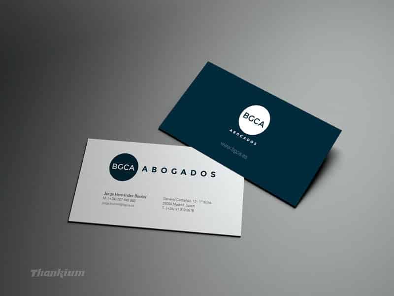 Tarjetas de presentación modernas de BGCA Abogados, diseño profesional elegante en blanco y negro.