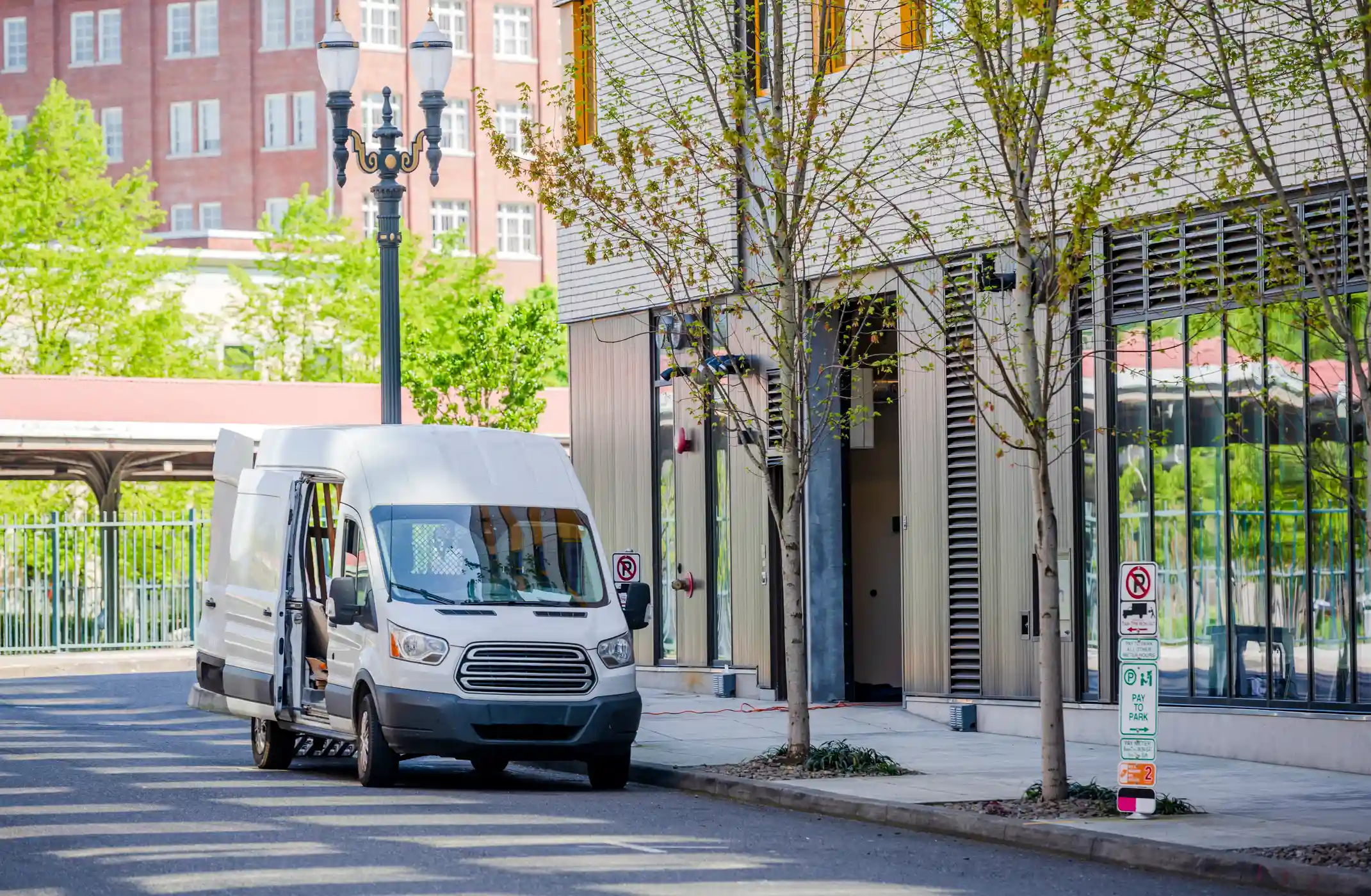 A van symbolizing STAR Mutual RRG launches Business Auto Liability Program