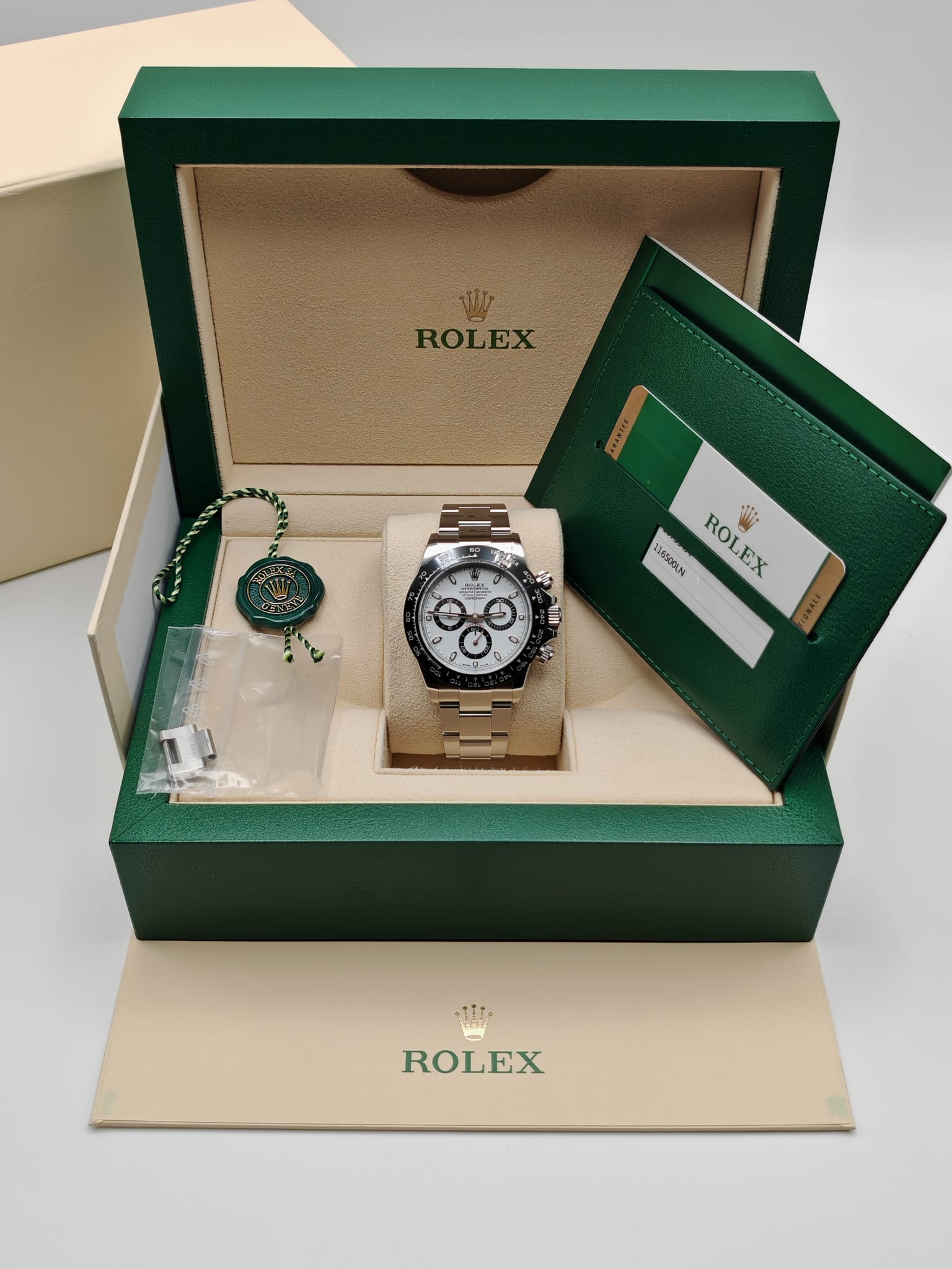 Submariner Date, Oyster, 41 mm, oro giallo, Quadrante : Nero, Rolex