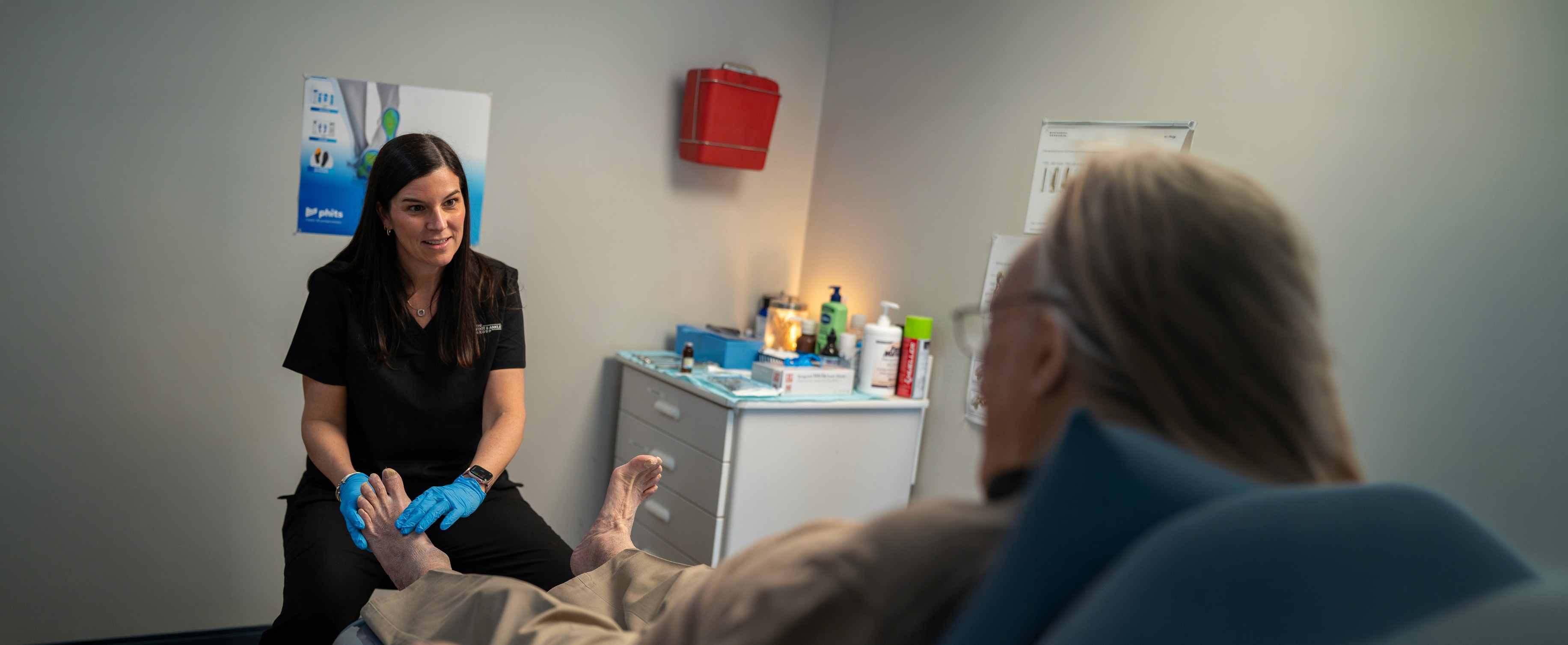 doctor-with-old-patient