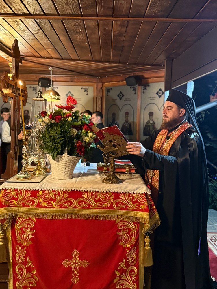 Slujirea de noapte la hramul Schitului