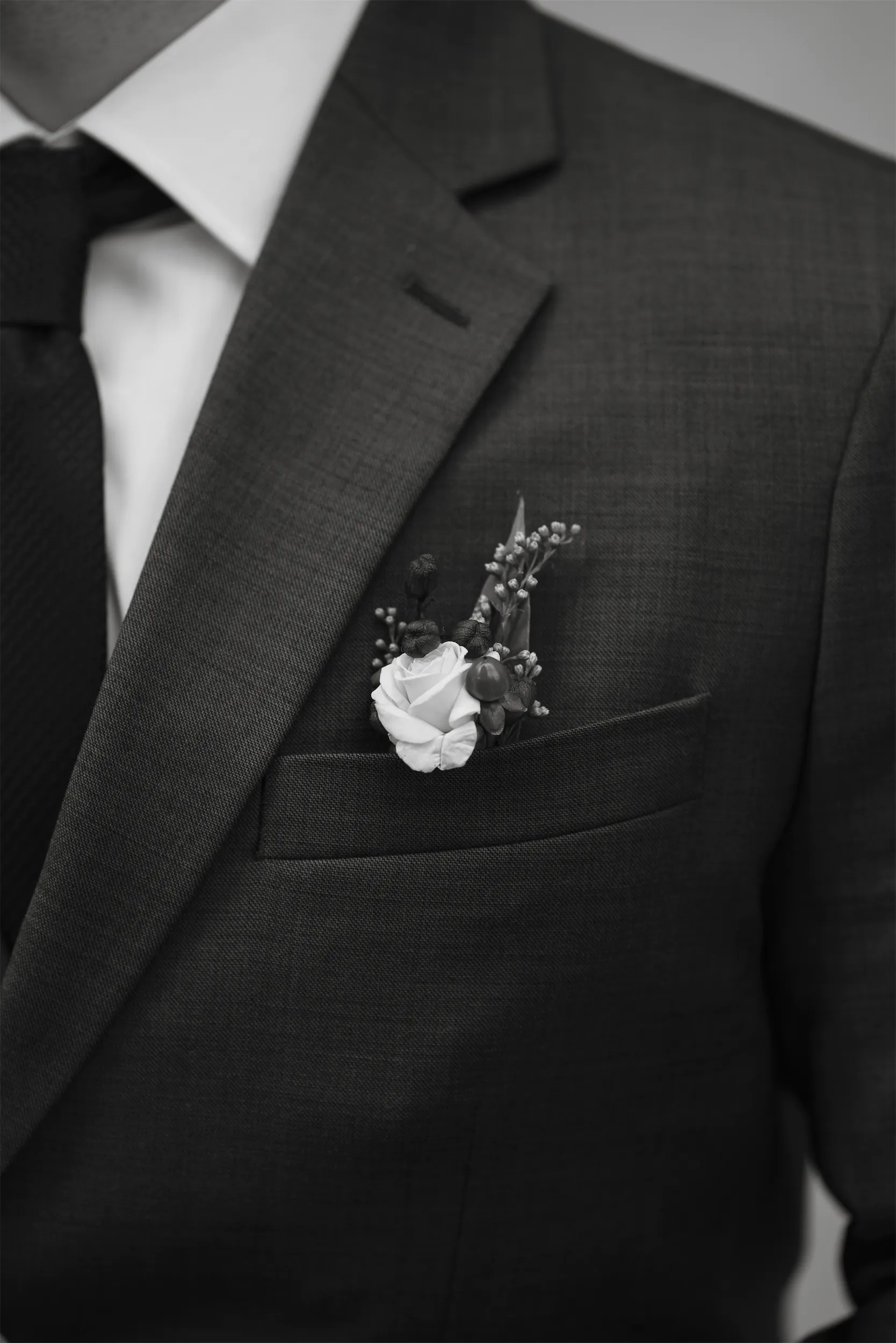 photojournalistic wedding style detail shot by Eva Sitko wedding photographer
