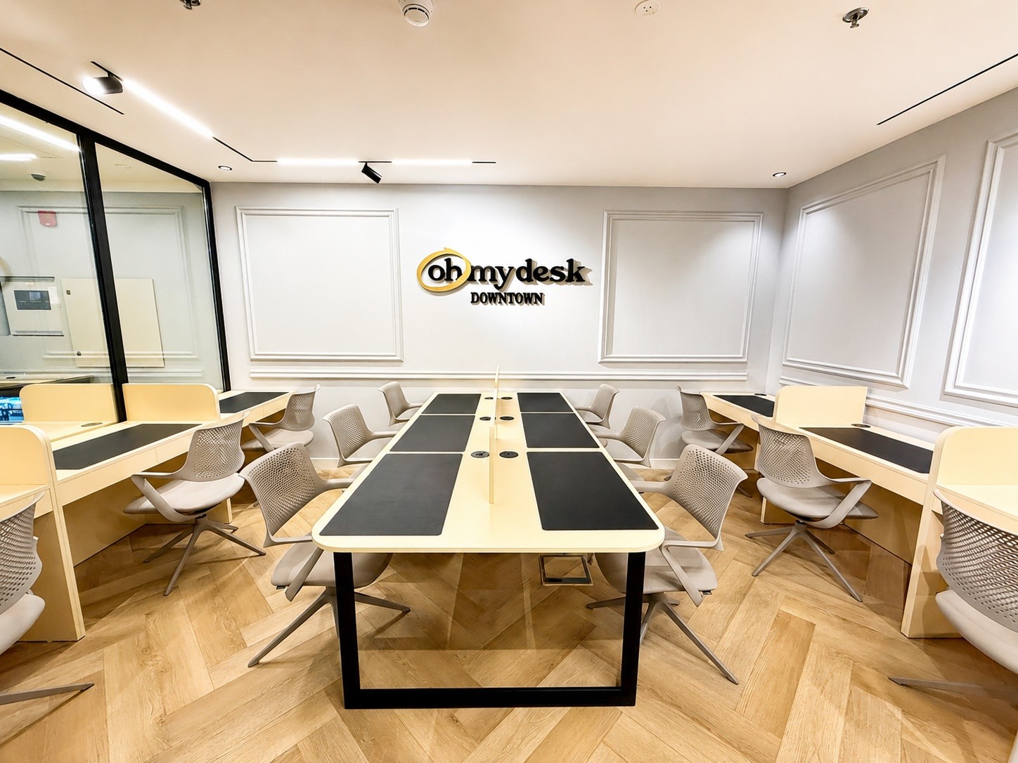 Premium private office in Downtown Dubai with Ejari included from 6,500 AED per month