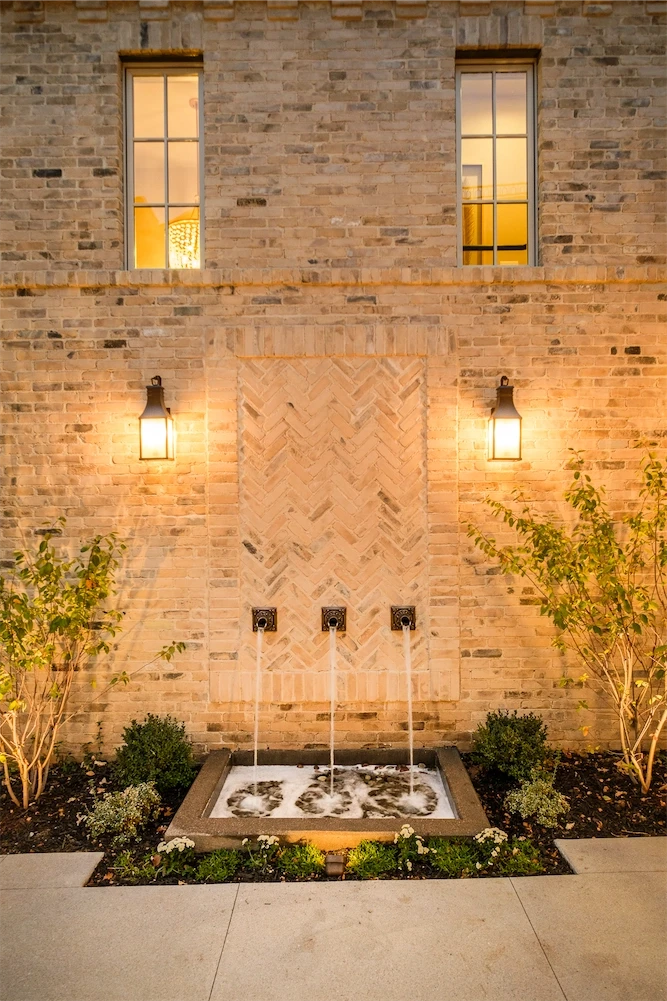 Interior finishes and integrated lighting at 1408 Cliffbrook Drive