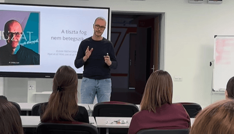 Dr. Székely Zsolt prevenciós előadást tartott a Sapientia EMTE csíkszeredai karán