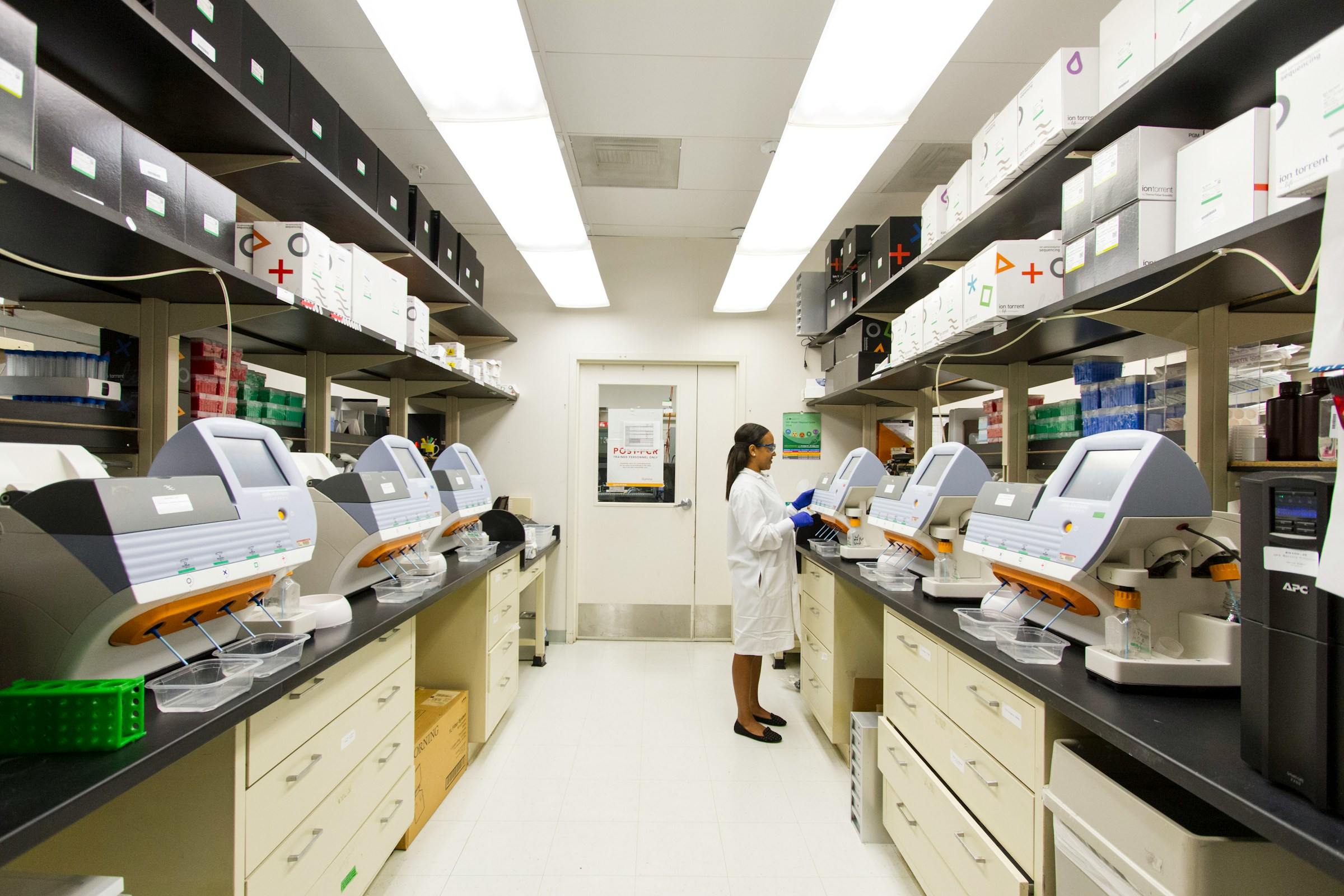 woman working in lab - Lab Data Management