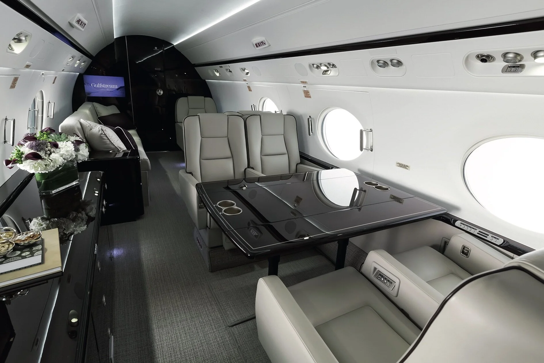 G550 Gulfstream interior grey and black