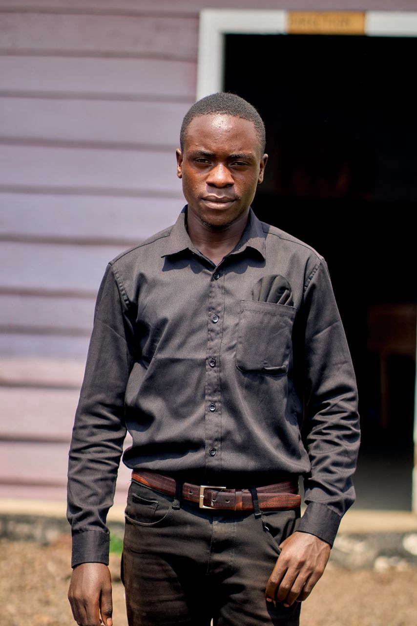 woman wearing blue dress shirt