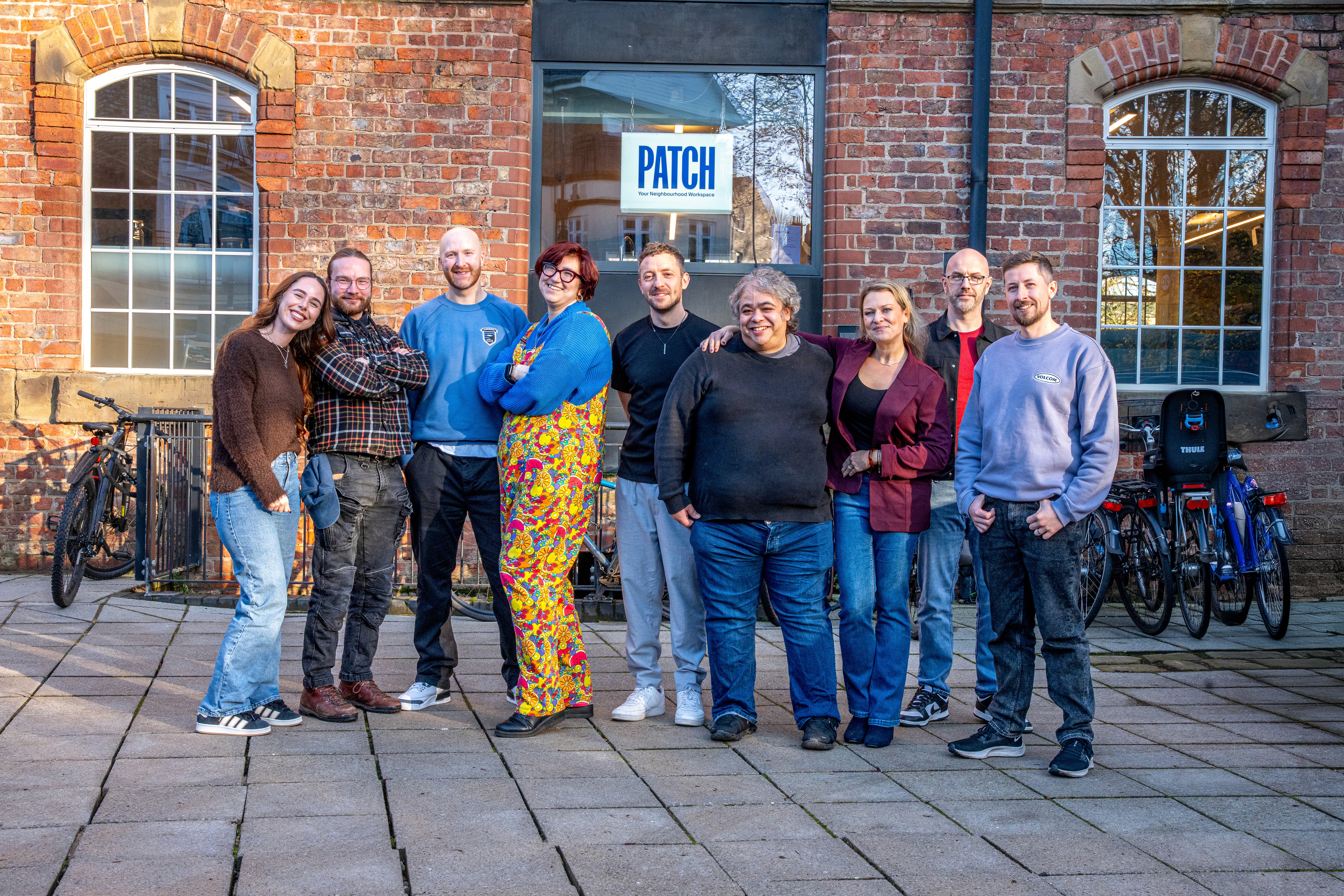 This is a cartoon image of the Shopify logo shaking hands with the ChatGPT logo following the breaking news of an upcoming partnership. 