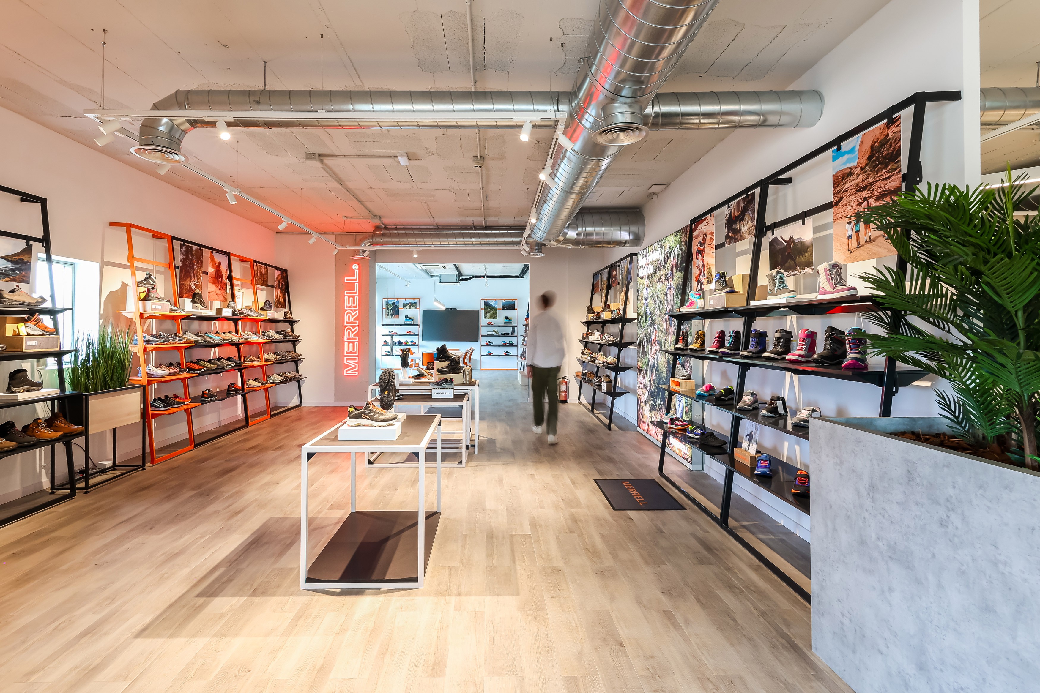 Brand Showroom Design