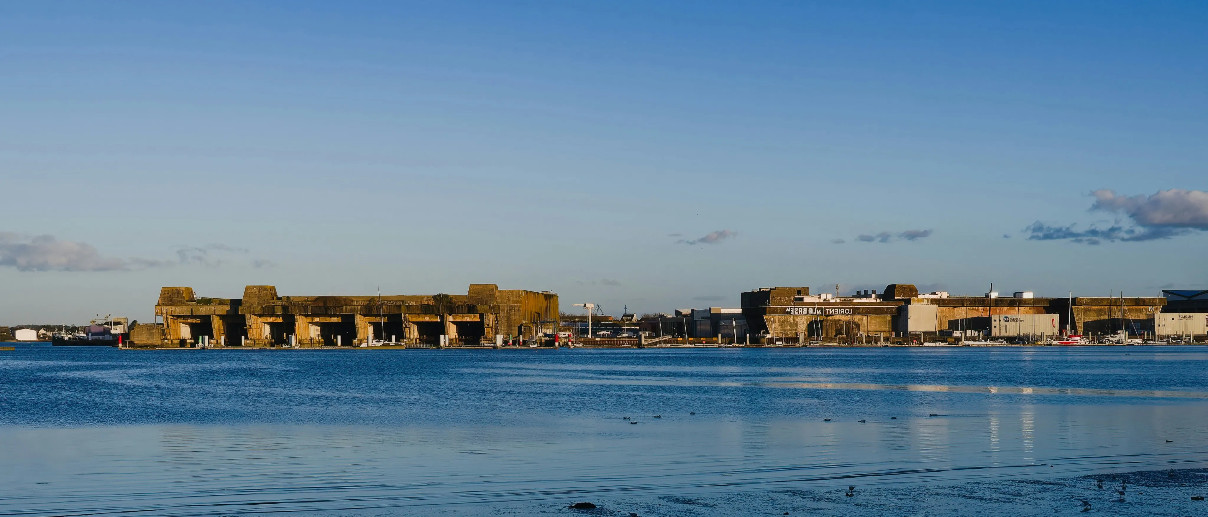 La rade de Lorient avec la vu sur la Base