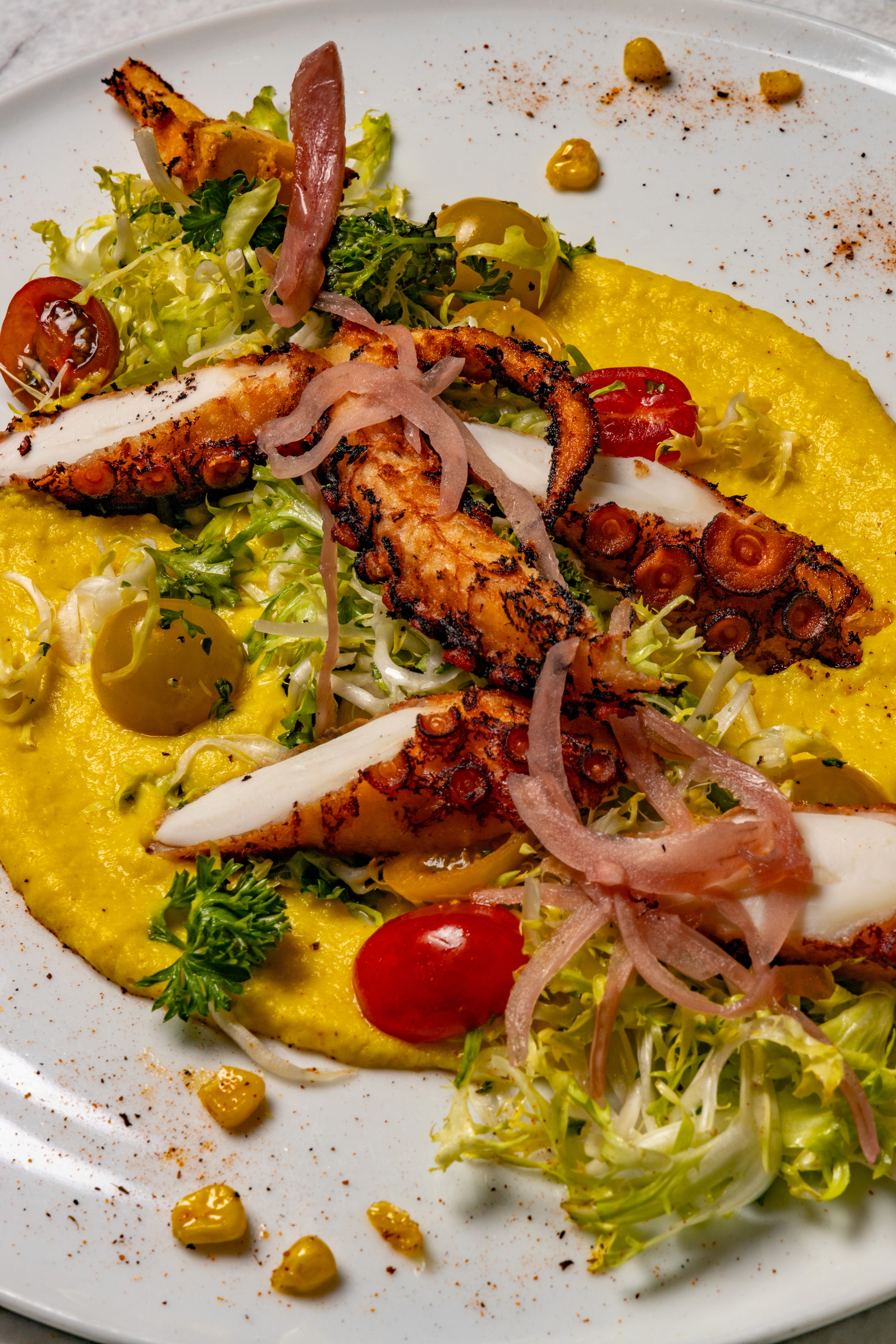 Modern abstract B&W composition