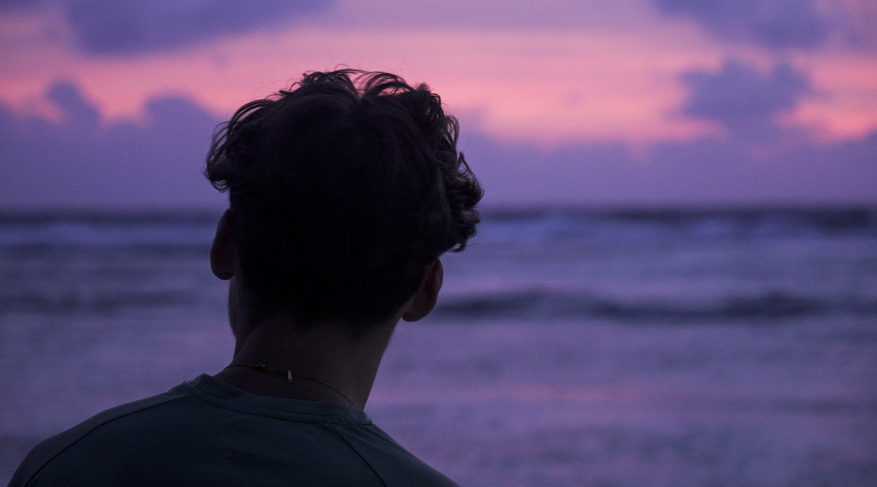 black and gray microphone stand