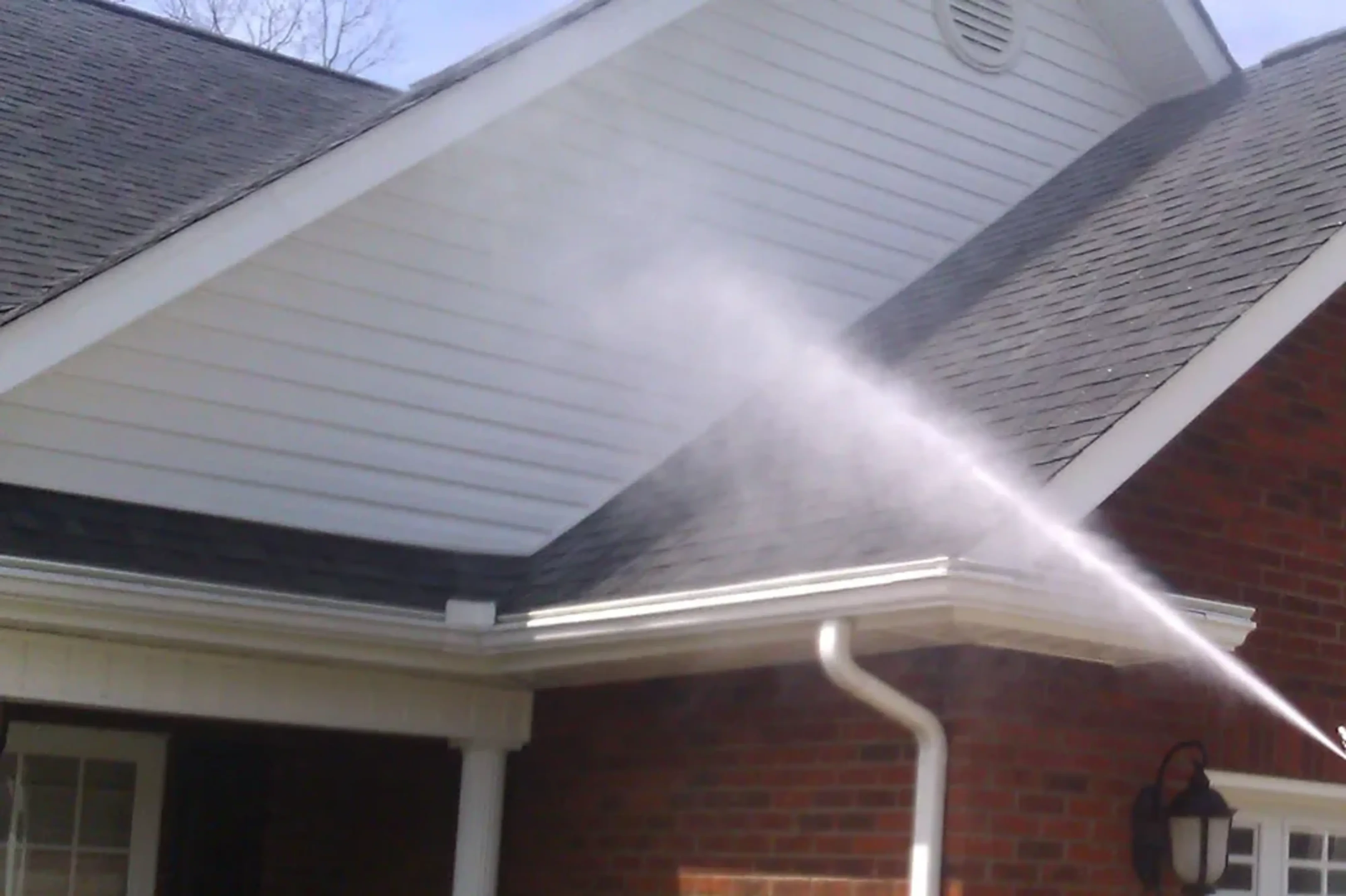 Gutter Cleaning Methods and Safety