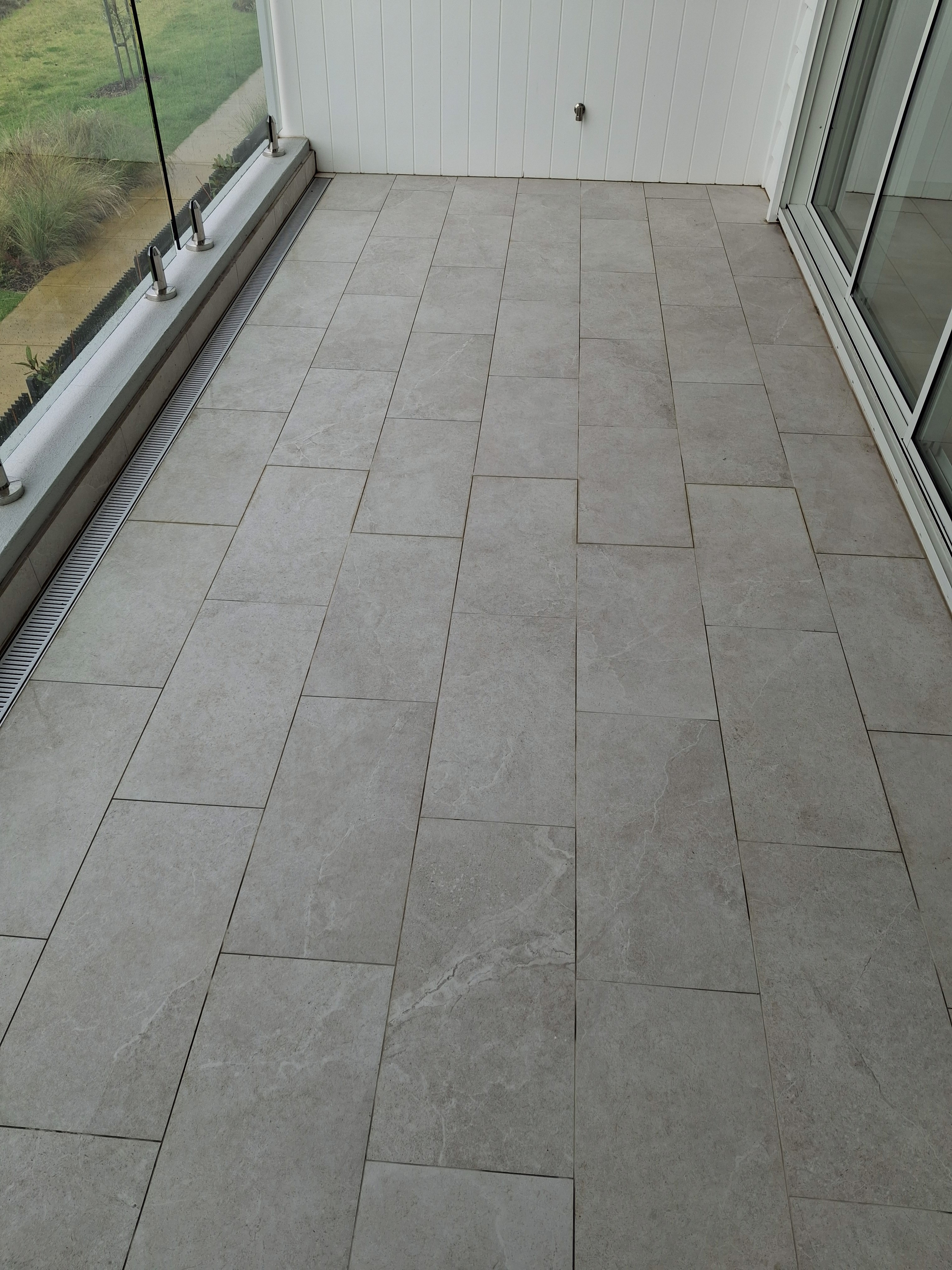 Dazzle Logo with sign vertical