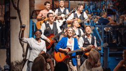 Holdet bag Mamma Mia! The Party i O2-arenaen i London