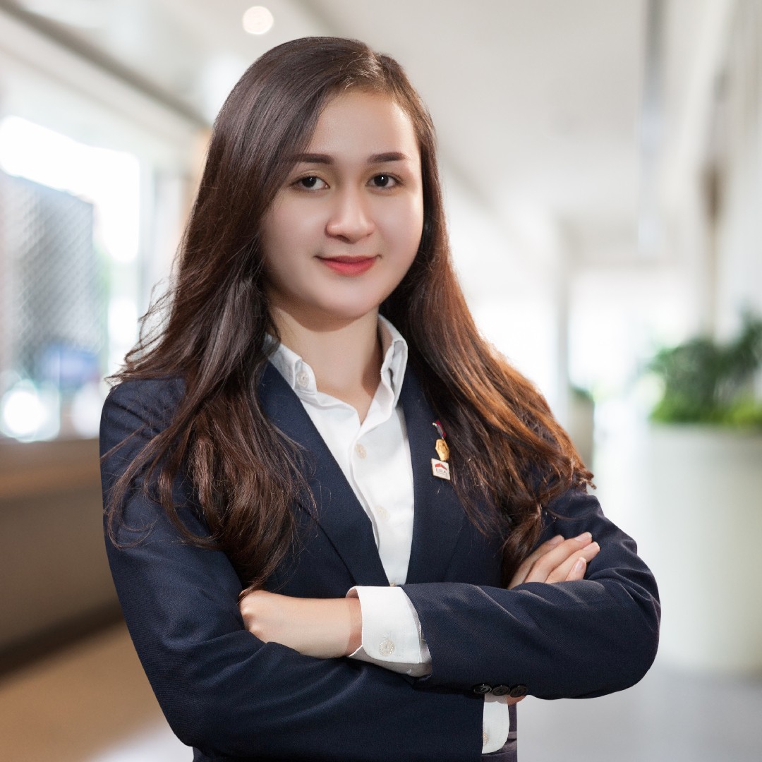 Headshot of Lenglina Sokun, Commercial Property Specialist focusing on Cambodian real estate.