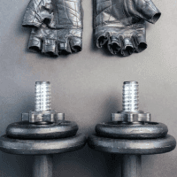 Dumbbells and gloves