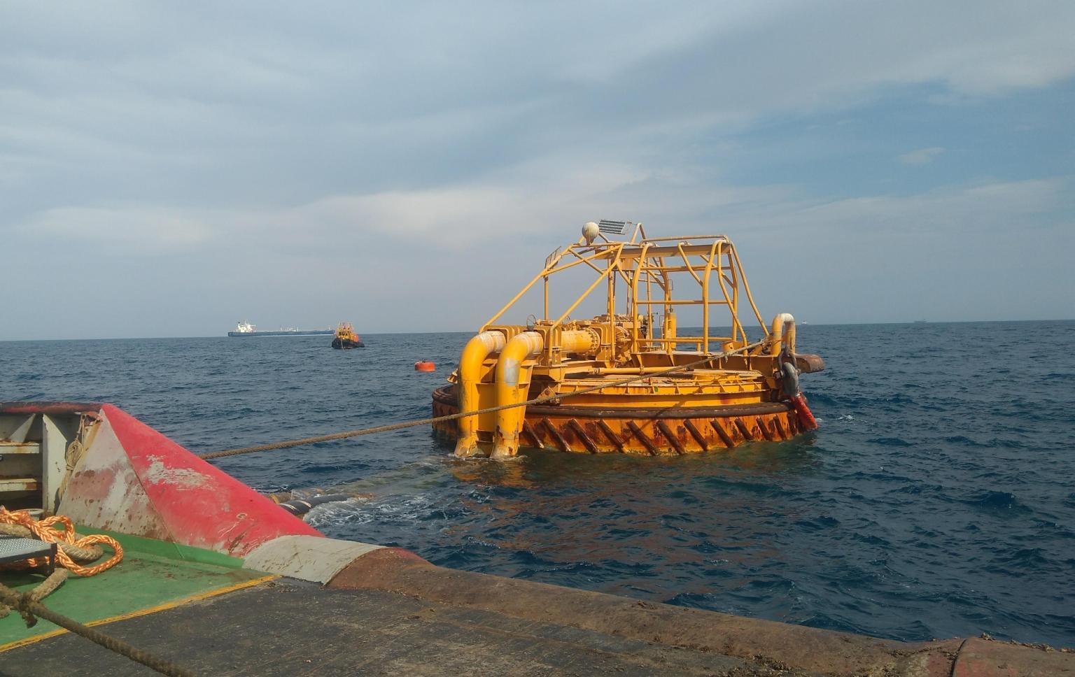 people between vendors