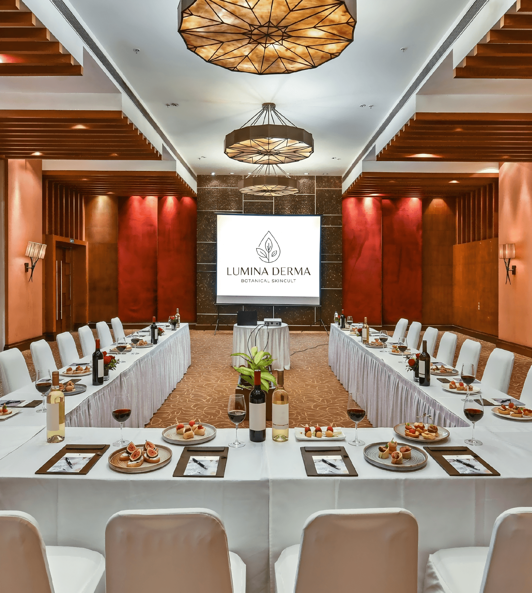 精簡商務接待方案，適合2至15人小規模VIP接待與關鍵人物會面，包含接待流程設計、迎賓動線與茶點安排 Simple VIP reception package for 2–15 guests, ideal for small Asian business meetings and key stakeholder visits, including guest flow design, welcome arrangement and light refreshments 企業活動接待 小規模VIP接待 香港商務會面