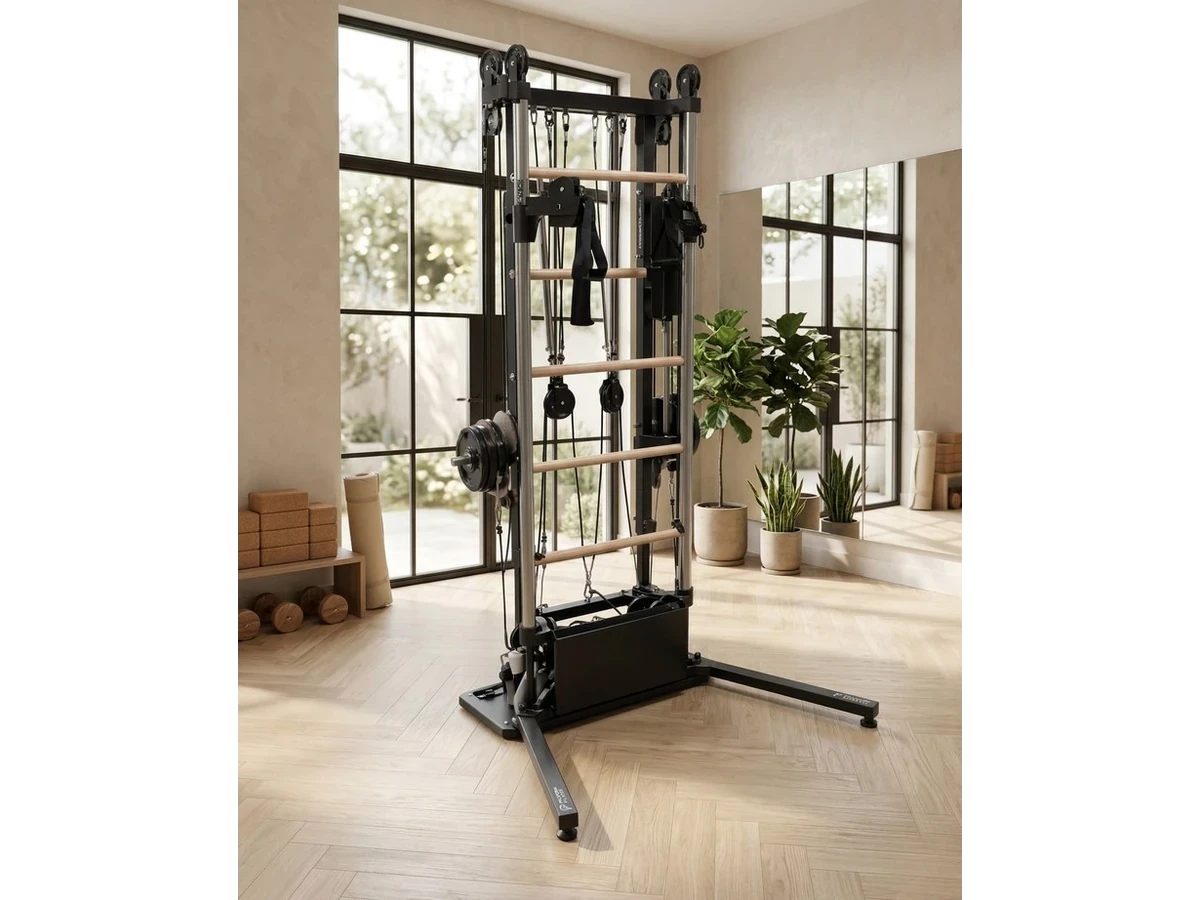 Tour de Pilates Multifonction — Aluminium, équipement de studio Pilates en acier dans un studio de Pilates professionnel