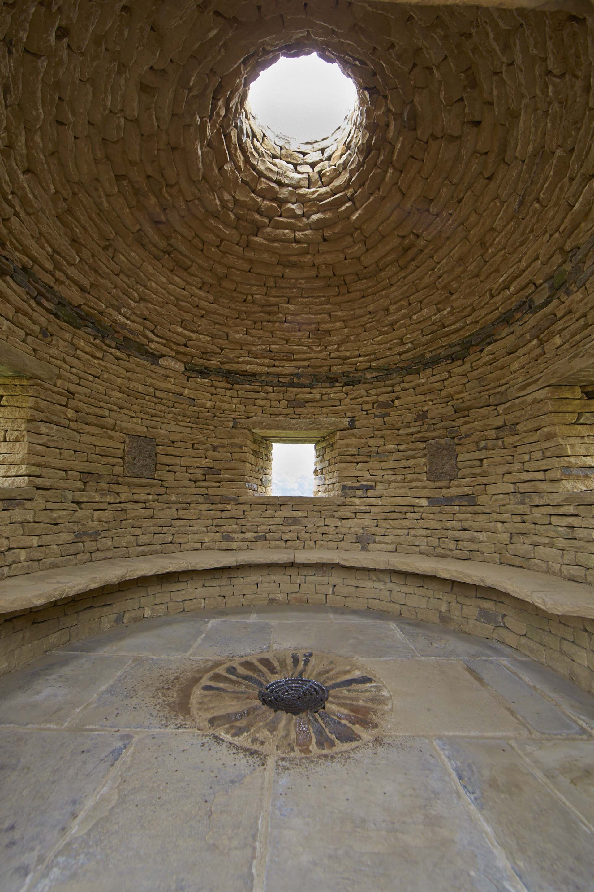 Trockenmauerkunstwerk von Noble Stonework