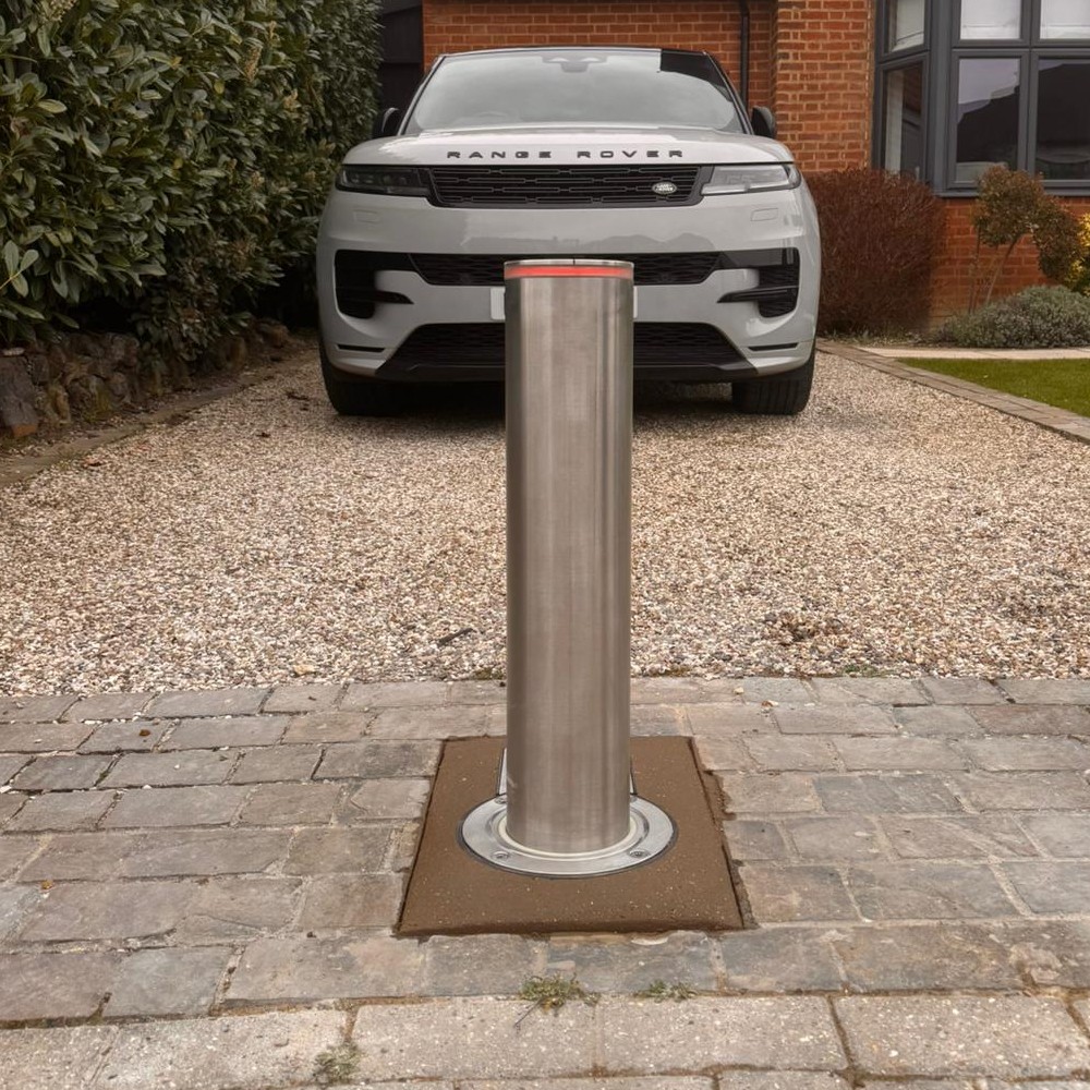 Electric bollard