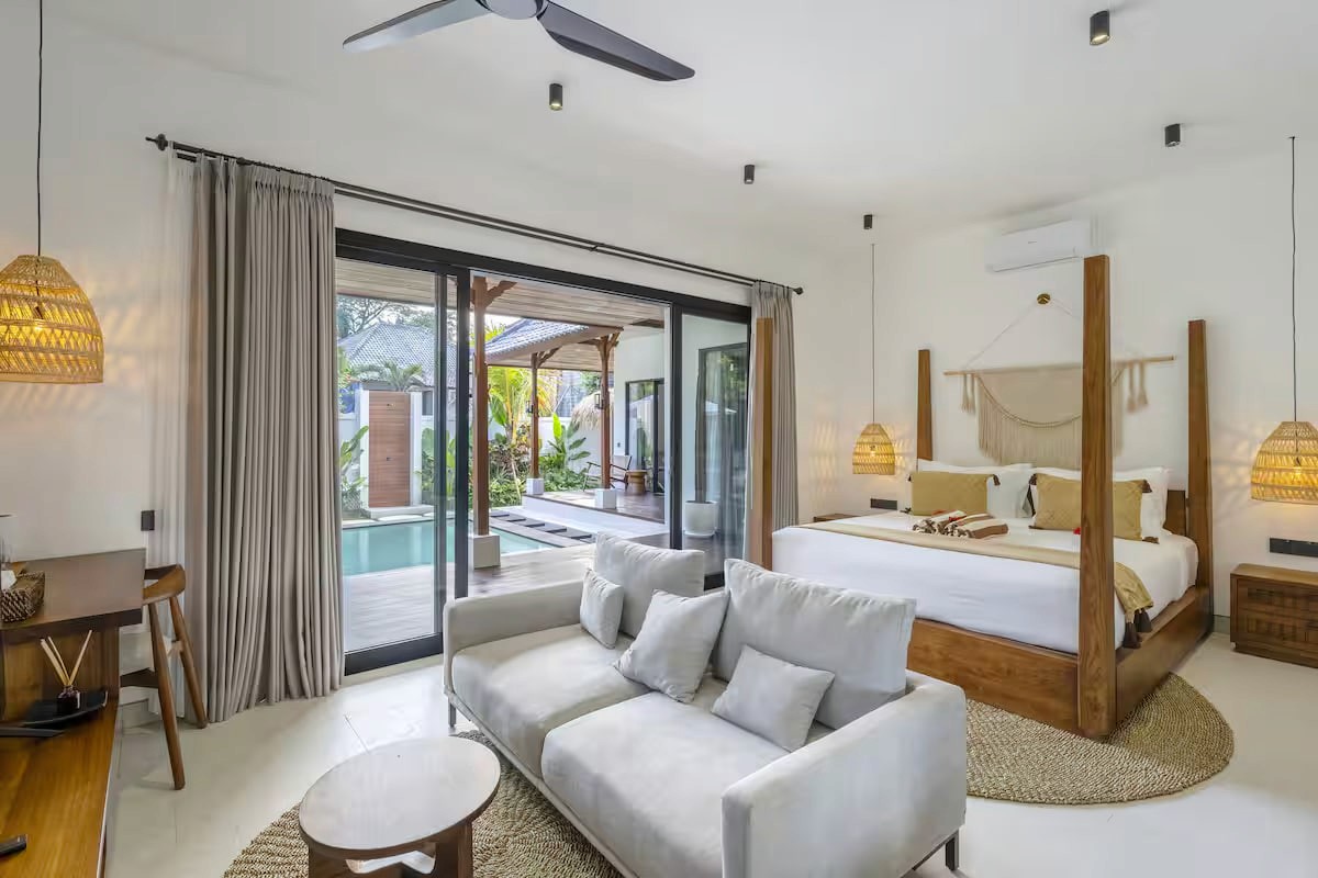 A 2-bedroom villa with a large pool and garden in Ubud