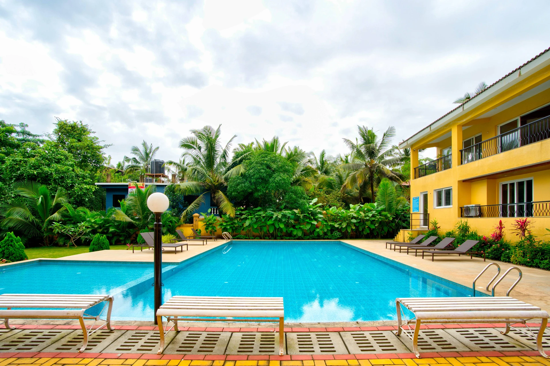candolim goa secure villa booking online, candolim goa villas with jacuzzi availability, luxury villas candolim goa vs budget apartments for sale, best luxury villa in goa, private villa with pool