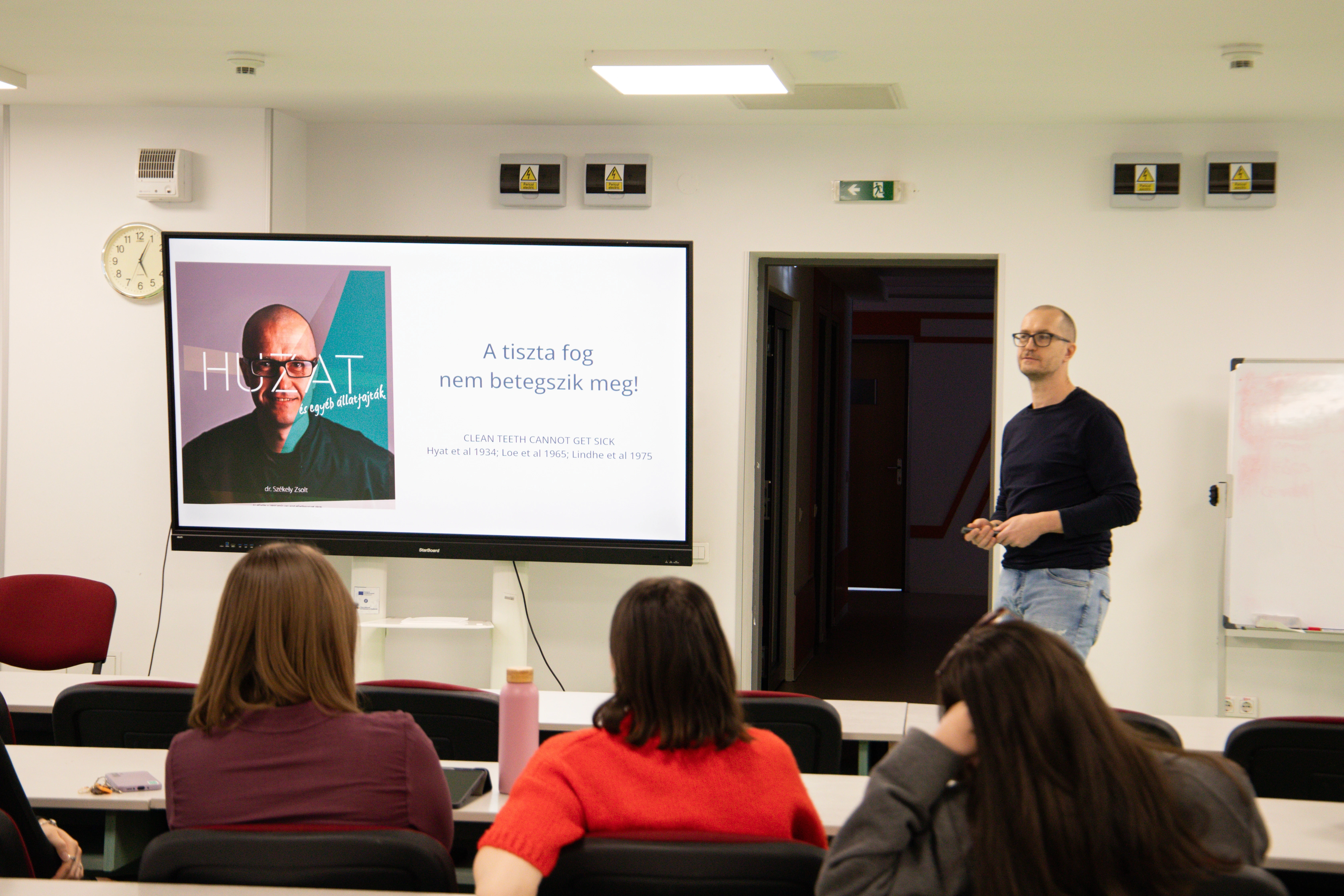 Dr. Székely Zsolt prevenciós előadást tartott a Sapientia EMTE csíkszeredai karán