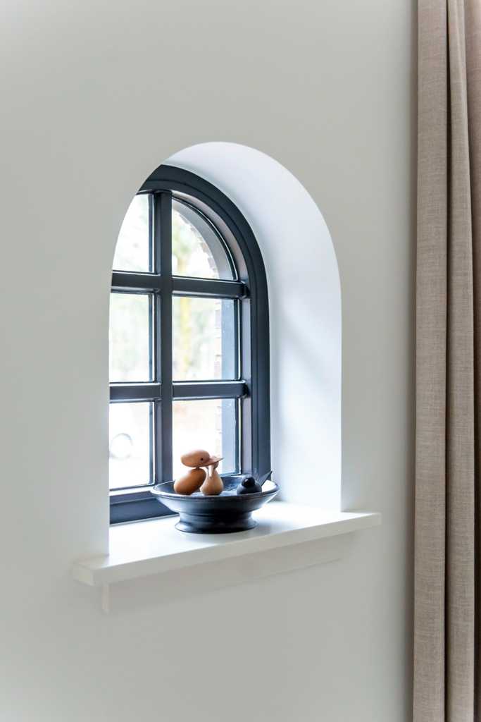 stalraam woonboerderij zwart gerenoveerde